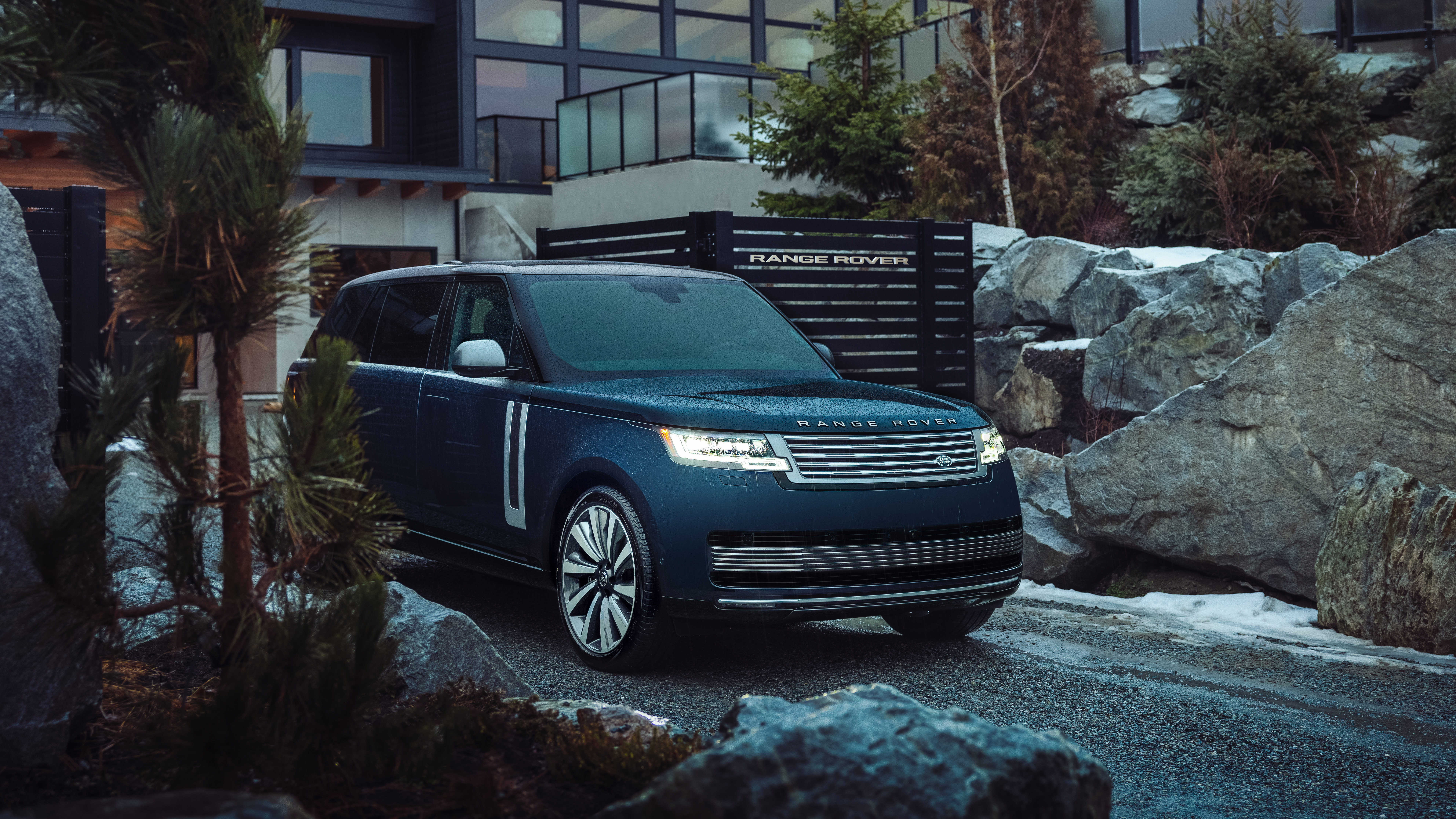 Range Rover SV Luxury SUV HD Wallpaper Download