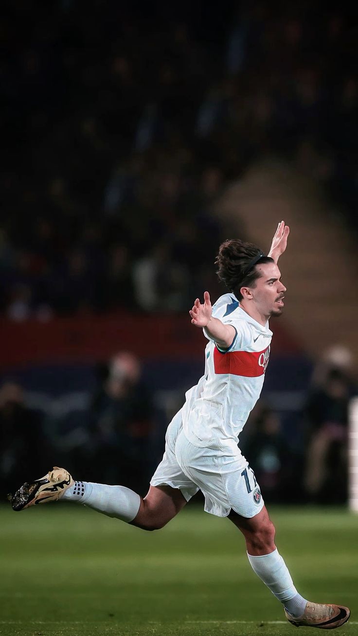 Vitinha PSG wallpaper