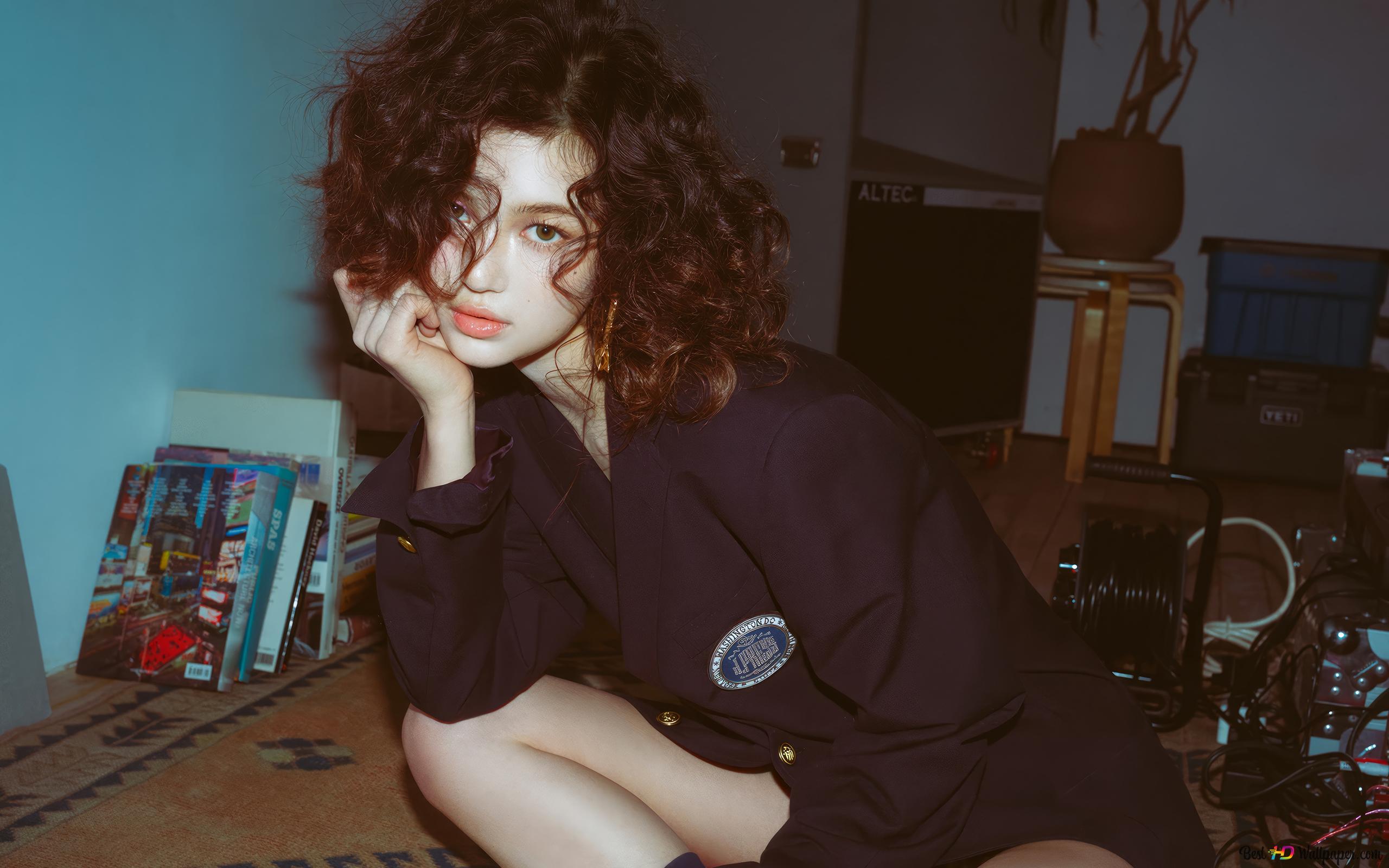 NewJeans' Danielle - 'How Sweet' Album Shoot 4K wallpaper download