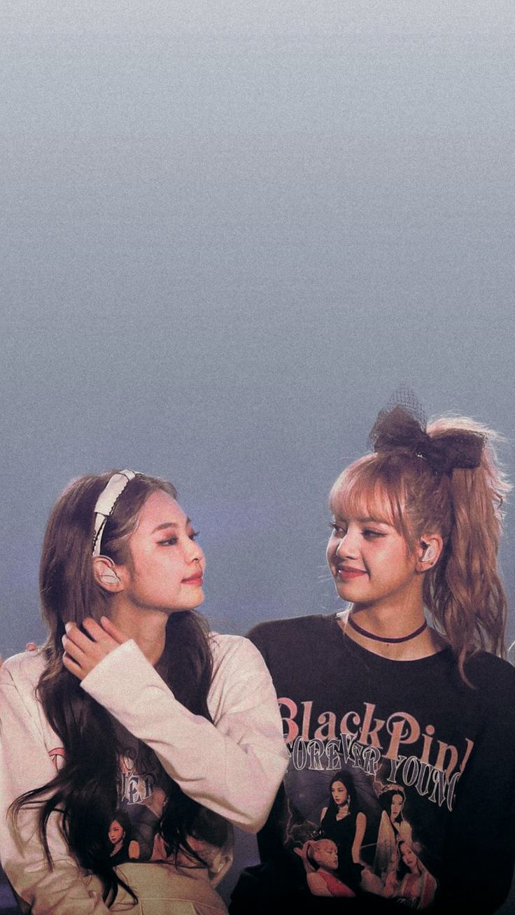 jennie + lisa wallpaper