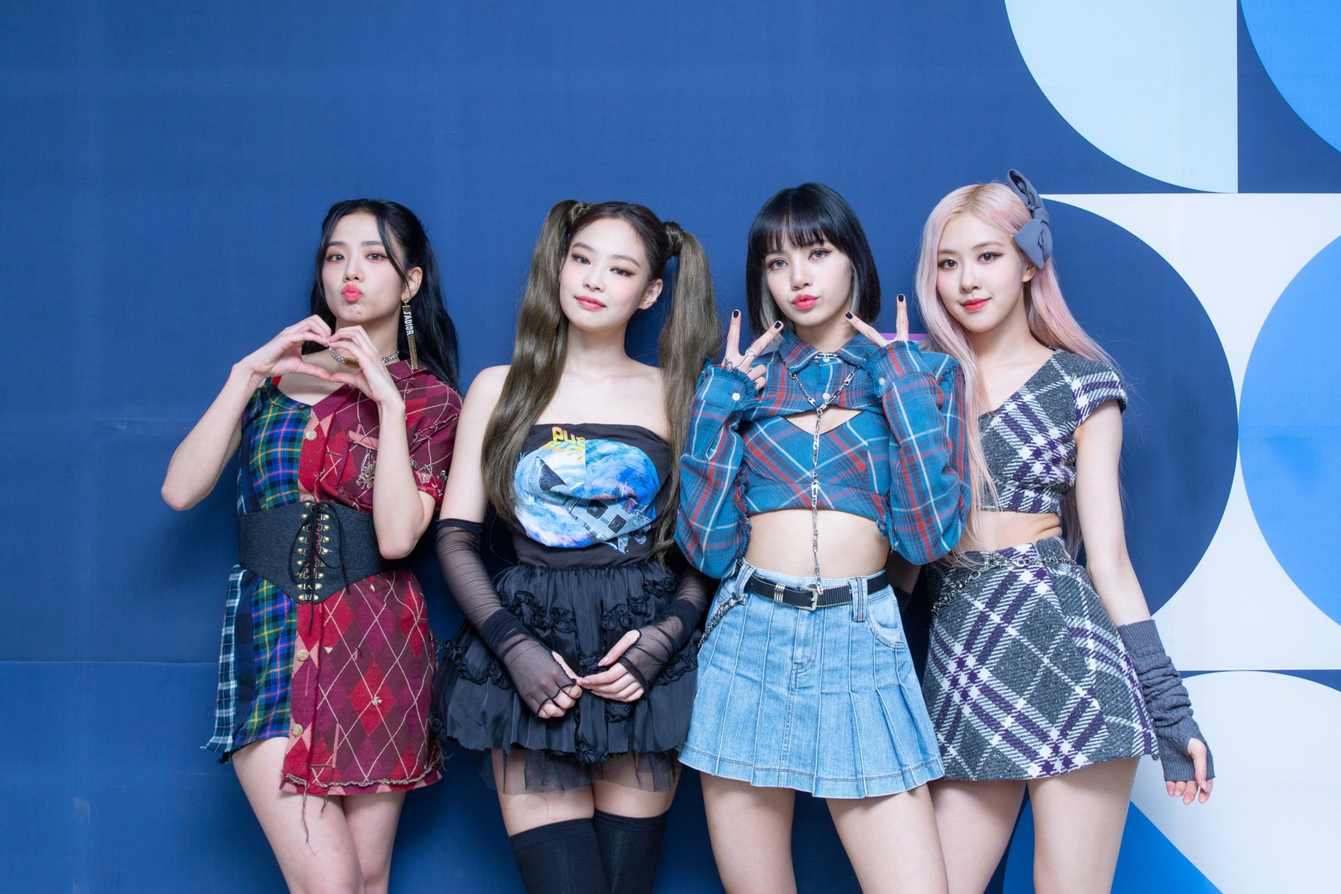 BlackPink Power: Jennie, Lisa, Rosé & Jisoo HD Wallpaper Glamour