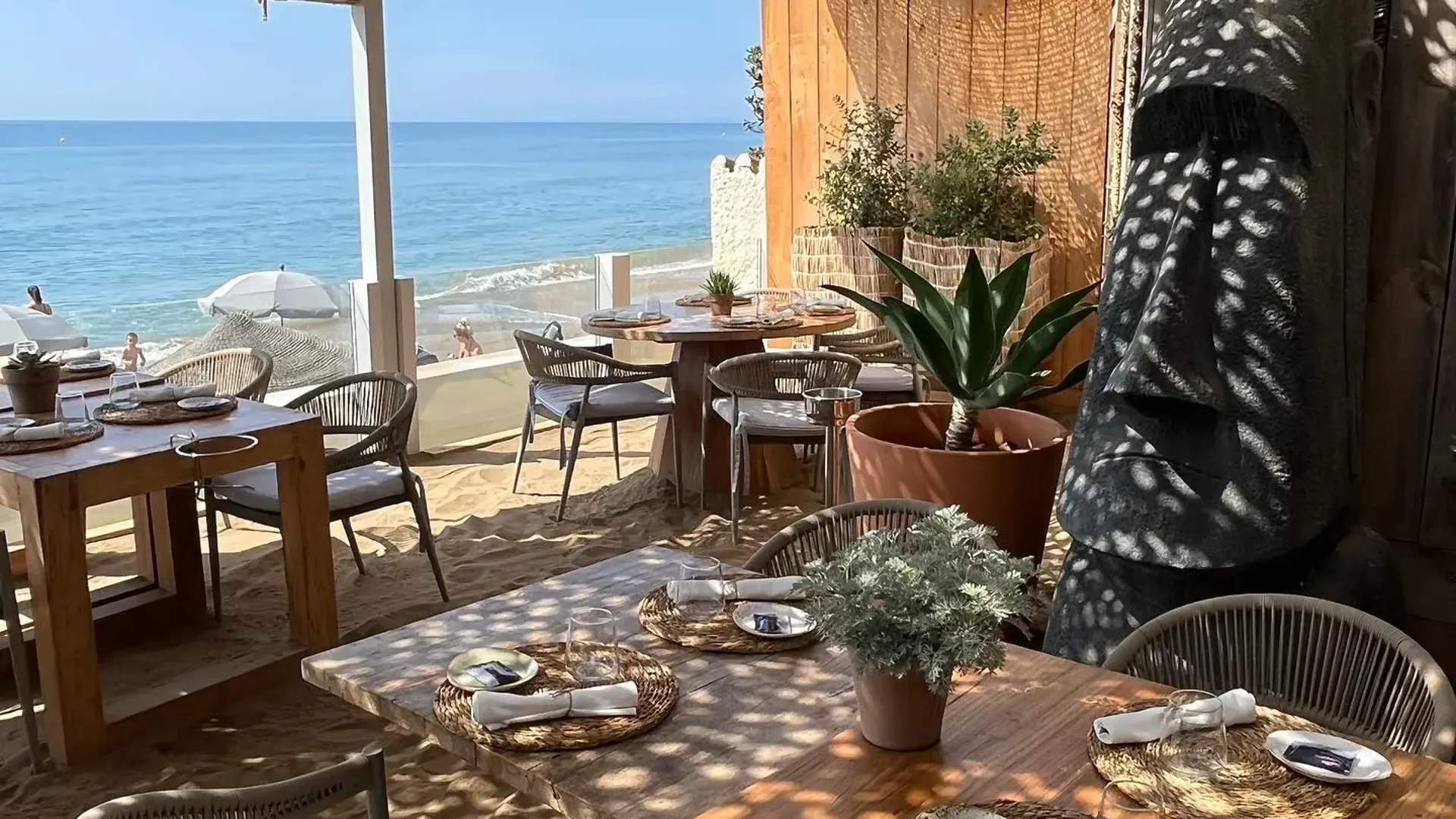 Luuma Beach Marbella. Reservations, Info & Reviews