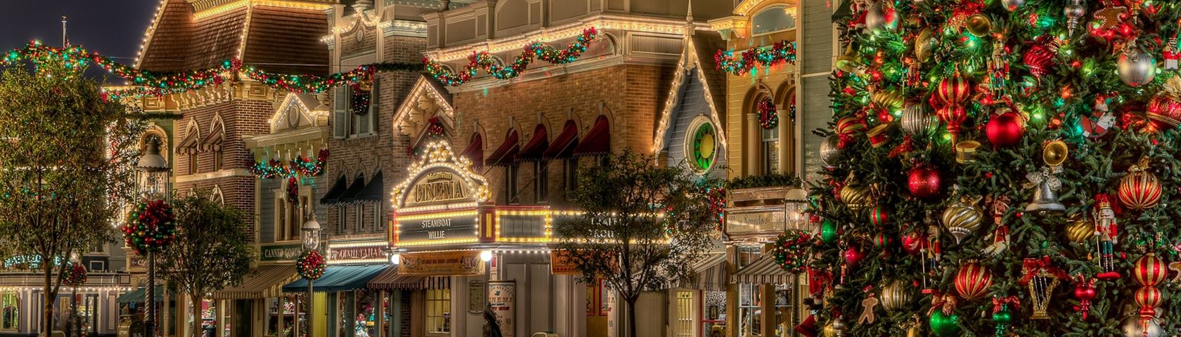 Christmas at Disney • Image • WallpaperFusion by Binary Fortress Software
