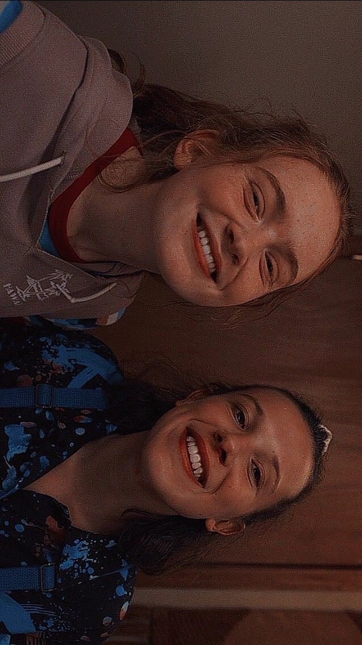 Eleven y max stranger things wallpaper echo por mi