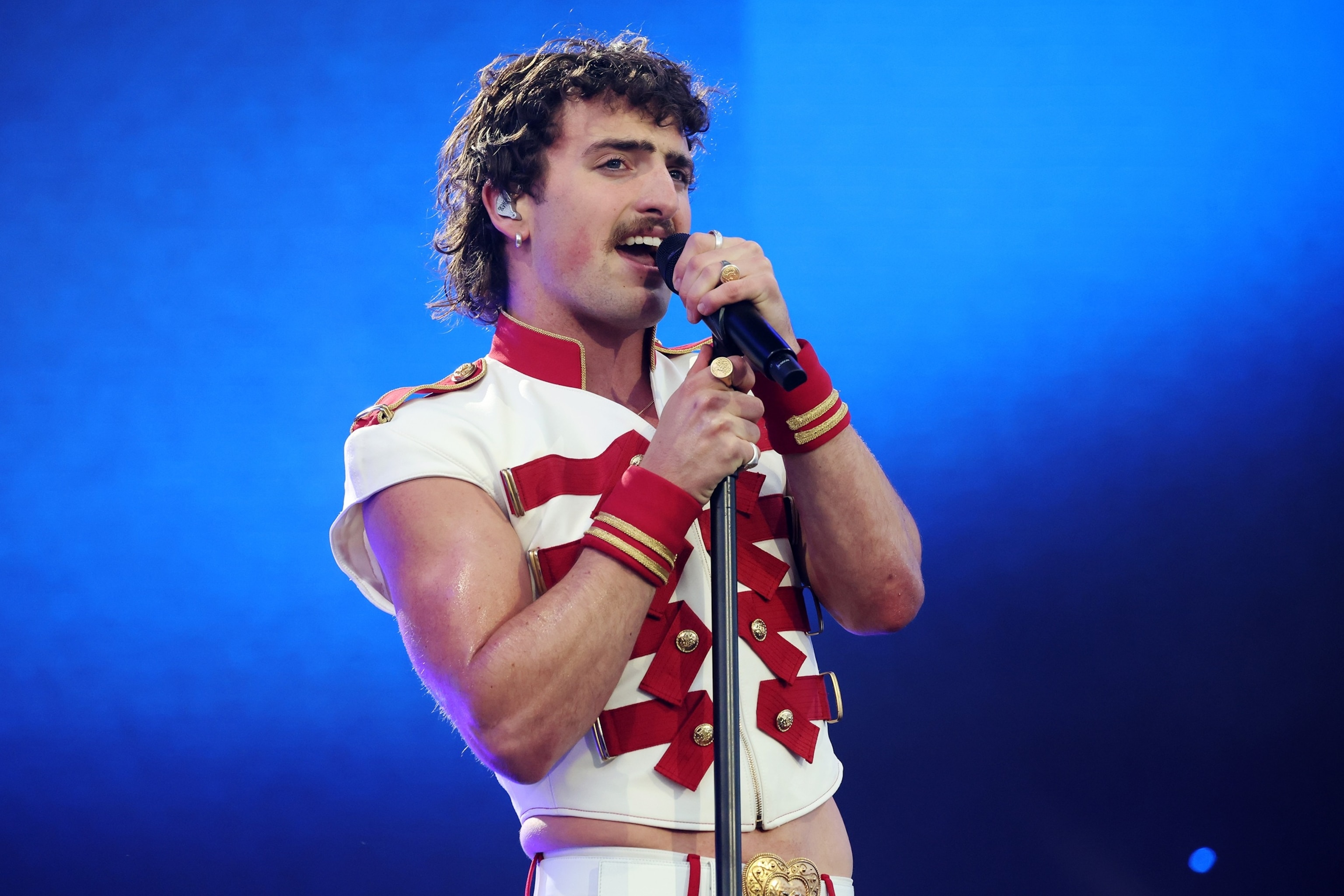 Benson Boone announces American Heart Tour kicking off this summer