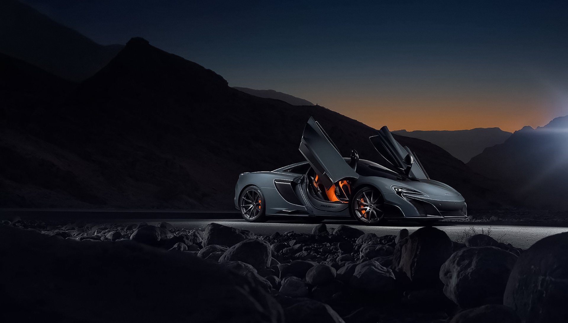 Silver McLaren 675LT Supercar HD Wallpaper: Power Meets Elegance at Duskx1164