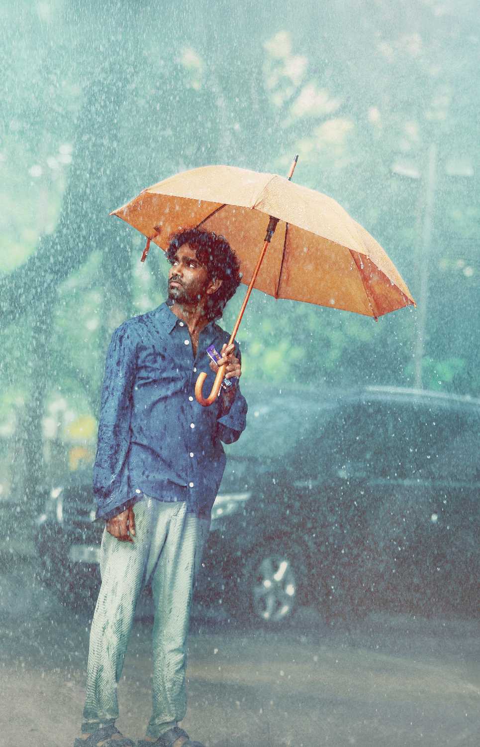 Dude Movie UHD Stills Posters & Wallpaper. Pradeep Ranganathan Mamitha Baiju Stills 4 Free