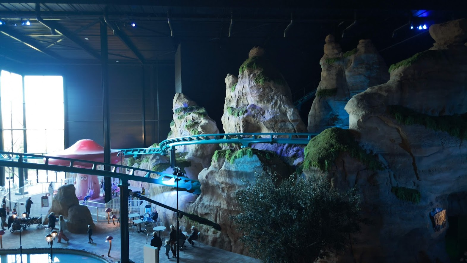 Bommelwereld Is the newest park in the Netherlands, and this small park has a great family coaster (review)