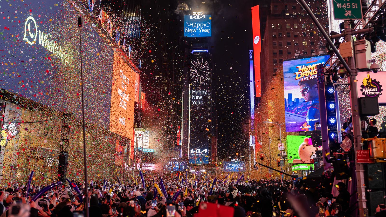 New Year's Eve photo: U.S., world welcome 2025