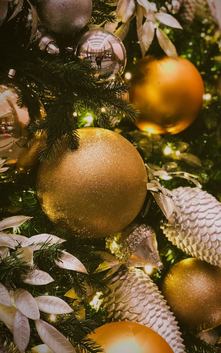 Wallpaper christmas decorations glitter ball