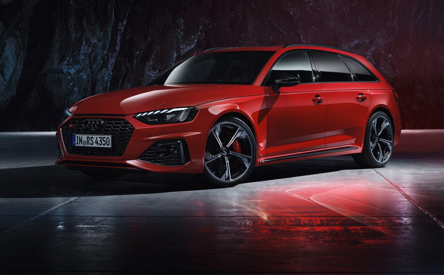 Audi RS4 Avant Updated with a Fresh Look
