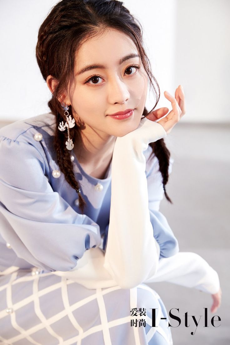 Zhu Xudan poses for photo shoot