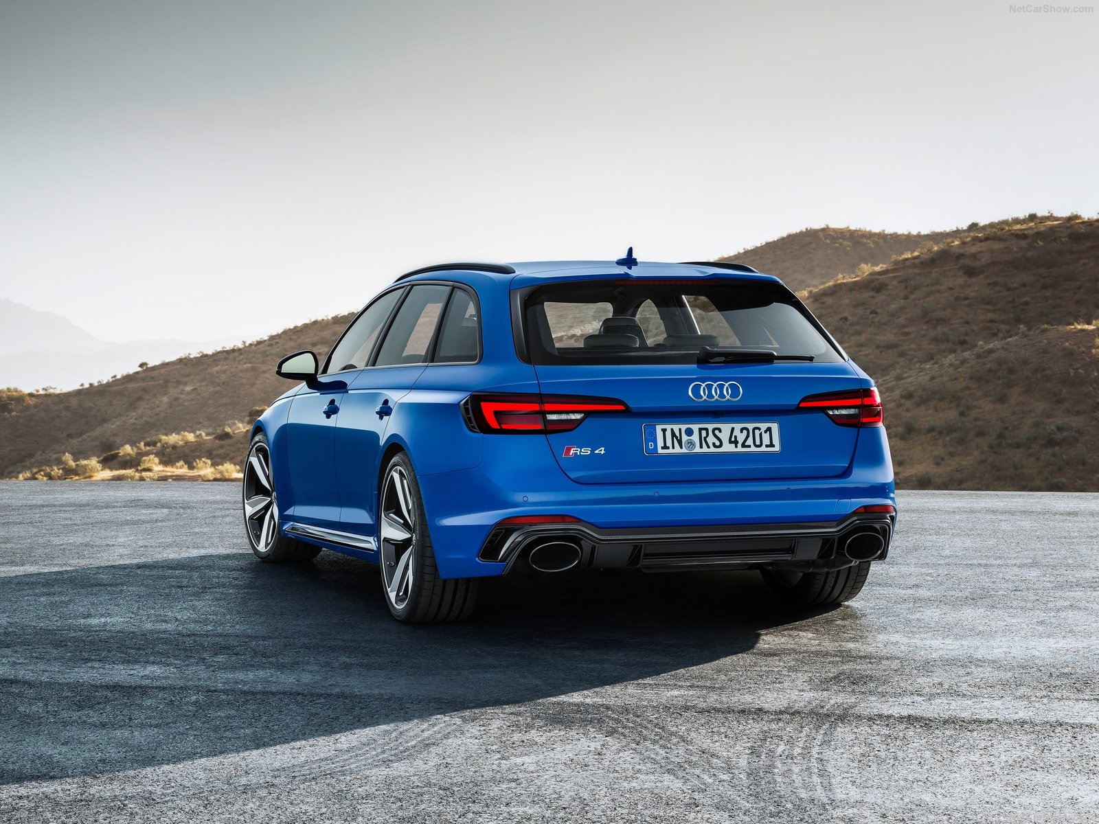 Audi RS4 Avant: The Legend Continues. Auto Class Magazine