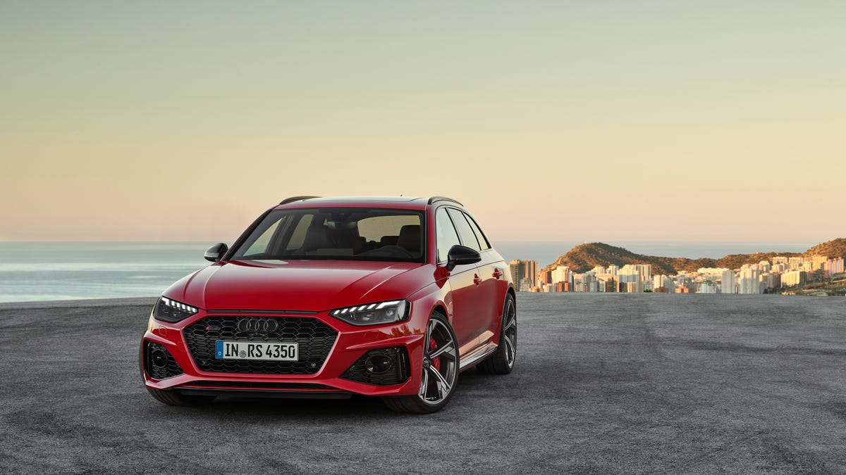 View Photo of the 2020 Audi RS4 Avant