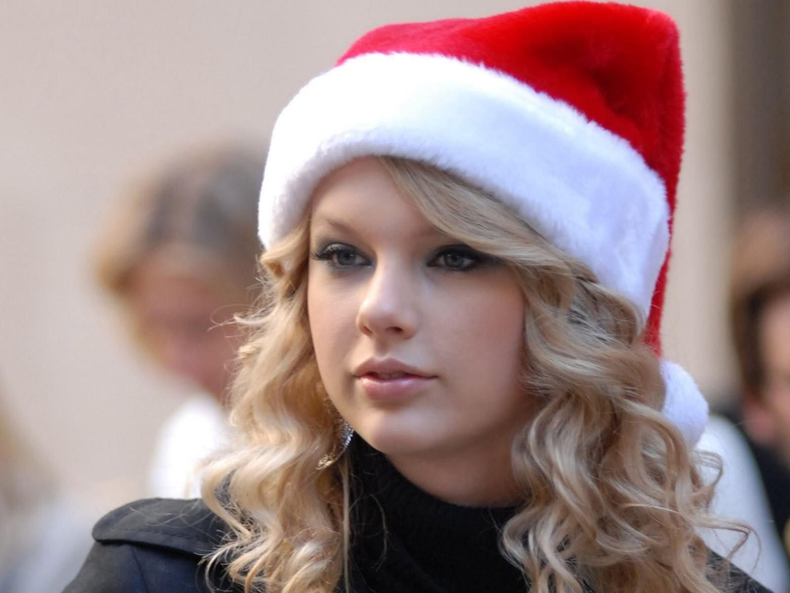 Taylor Swift Christmas Wallpaper, HD Taylor Swift Christmas Background on WallpaperBat