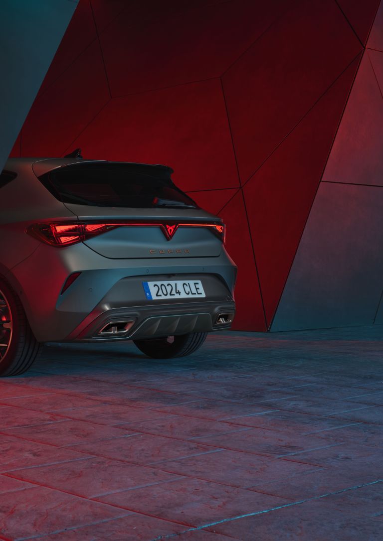 2025 Cupra Leon quality free high resolution car image, picture and photo