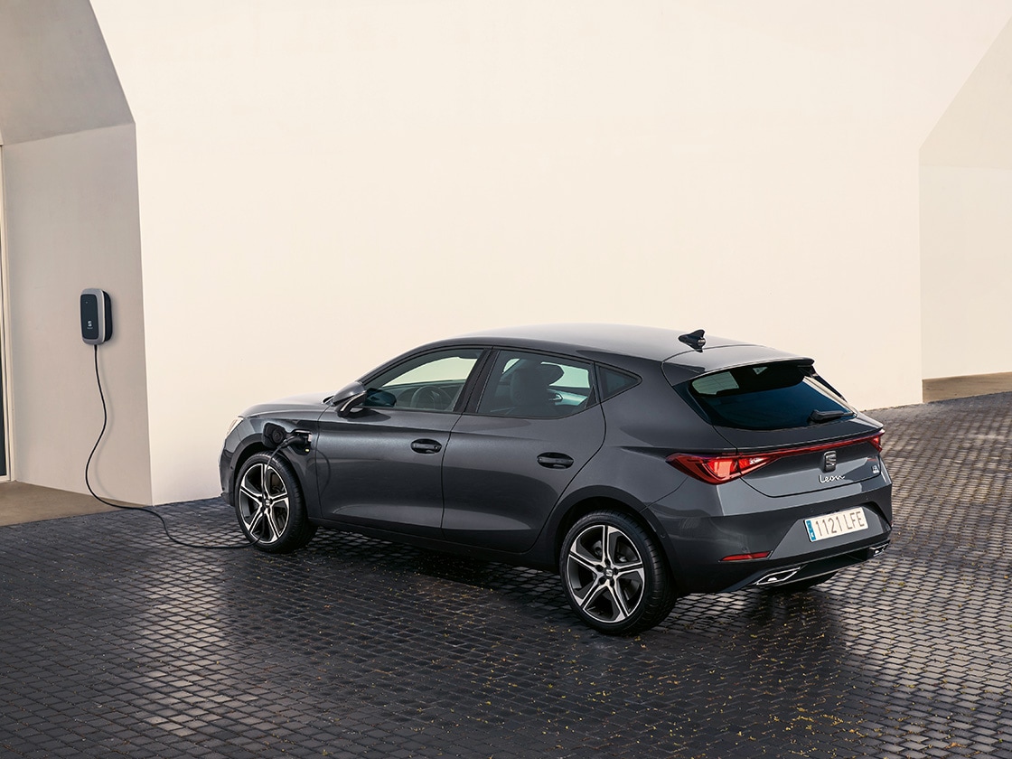 SEAT Leon 2025: The Sporty Compact Car