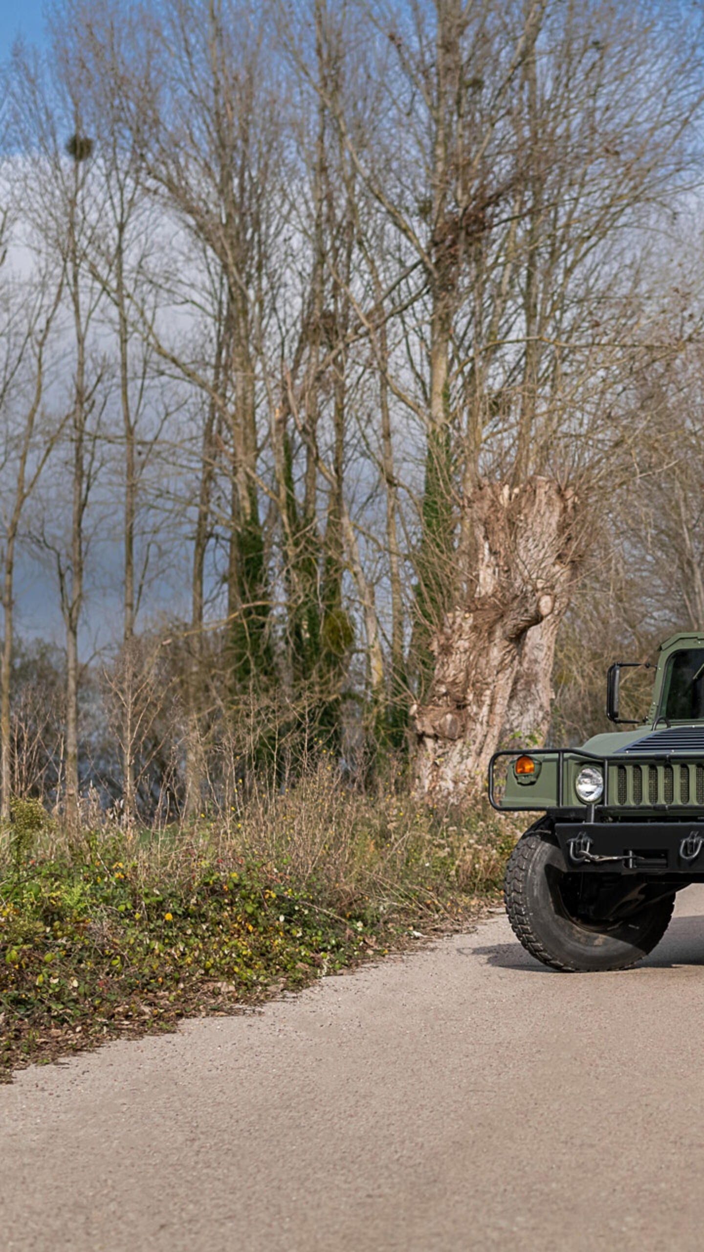Military Hummer h1 in matte green · 1440x2560 QHD free photo from godlike and wallpaper