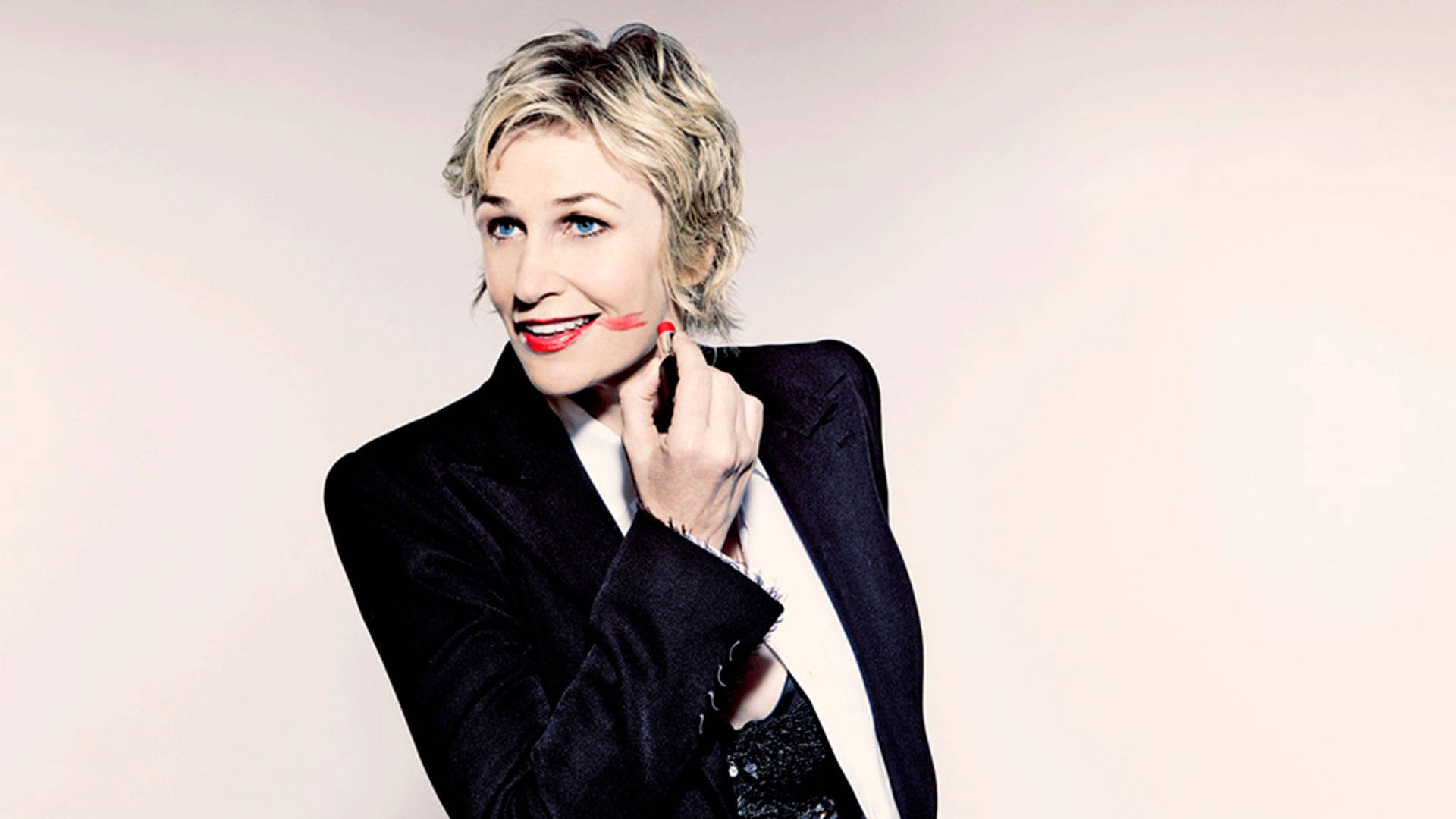 Download Jane Lynch Lipstick Tuxedo Wallpaper