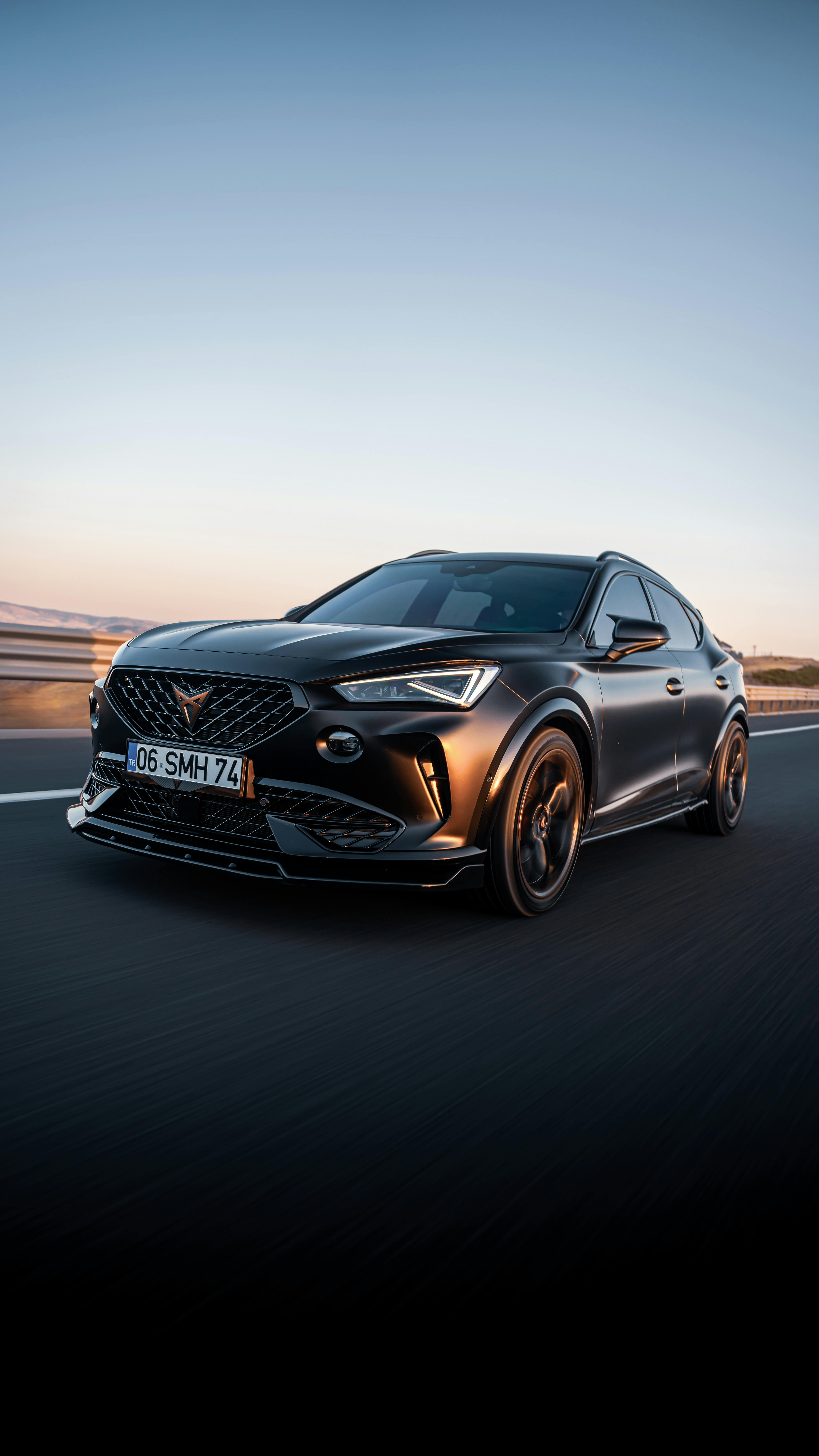 White Peugeot 408 · Free