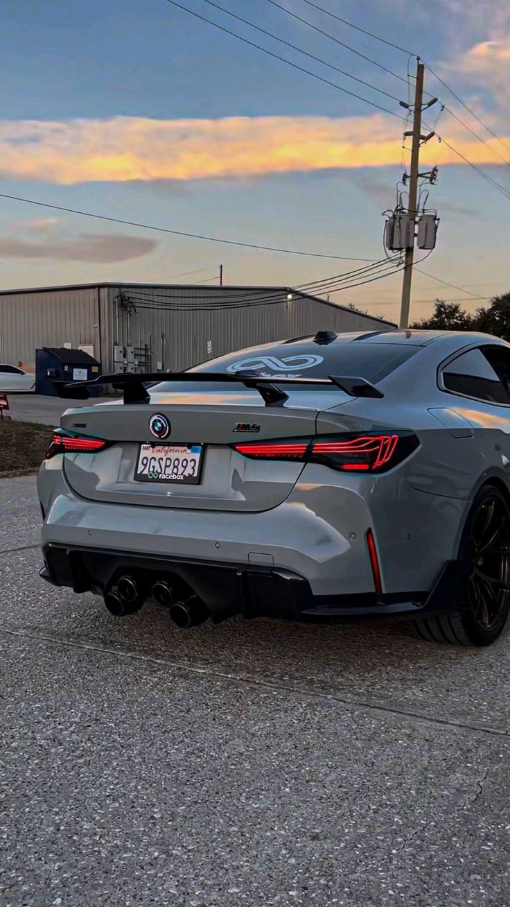 BMW M4 COMPETITION 4K WALLPAPER