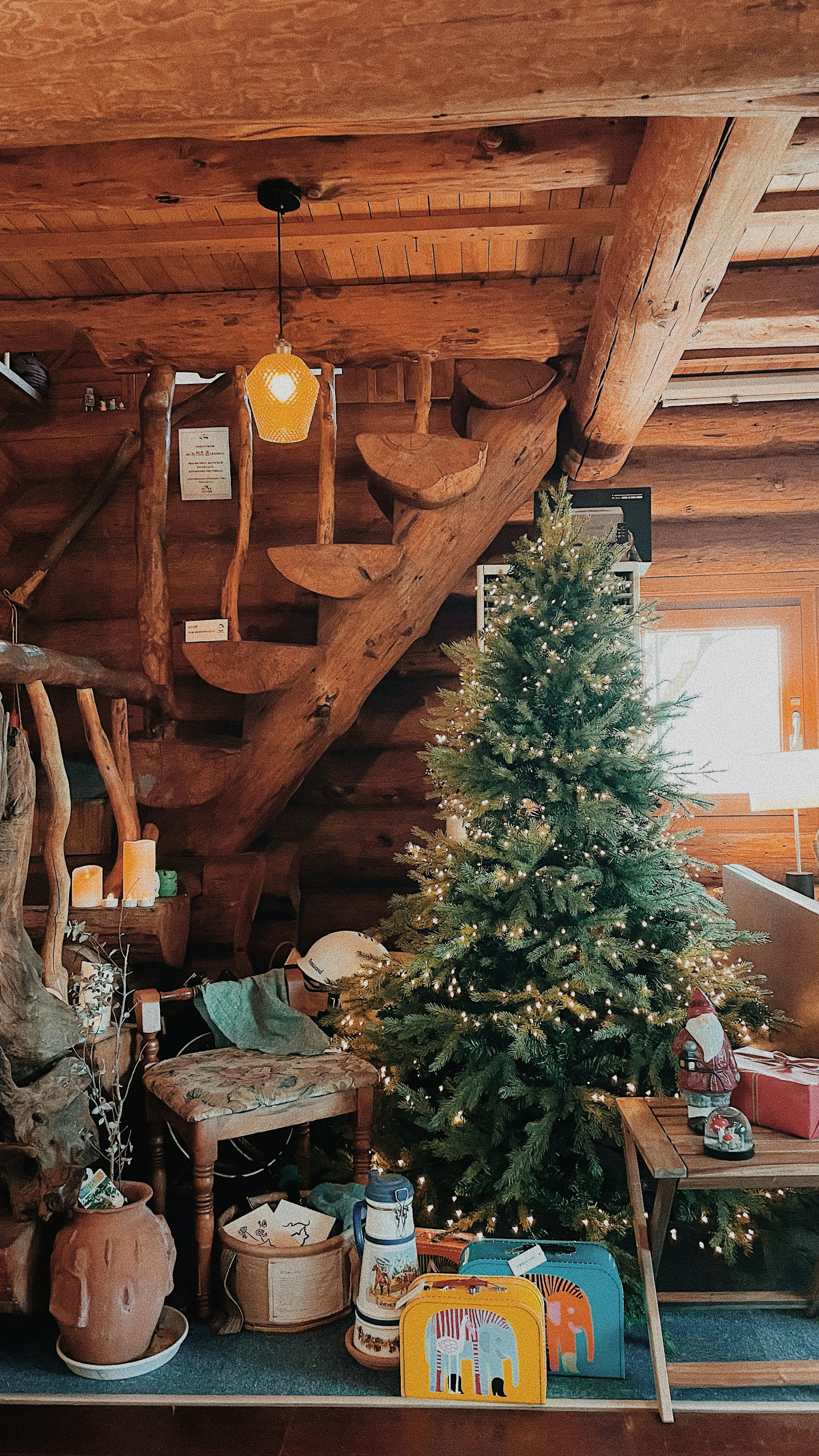 Christmas Cozy Picture. Download Free Image