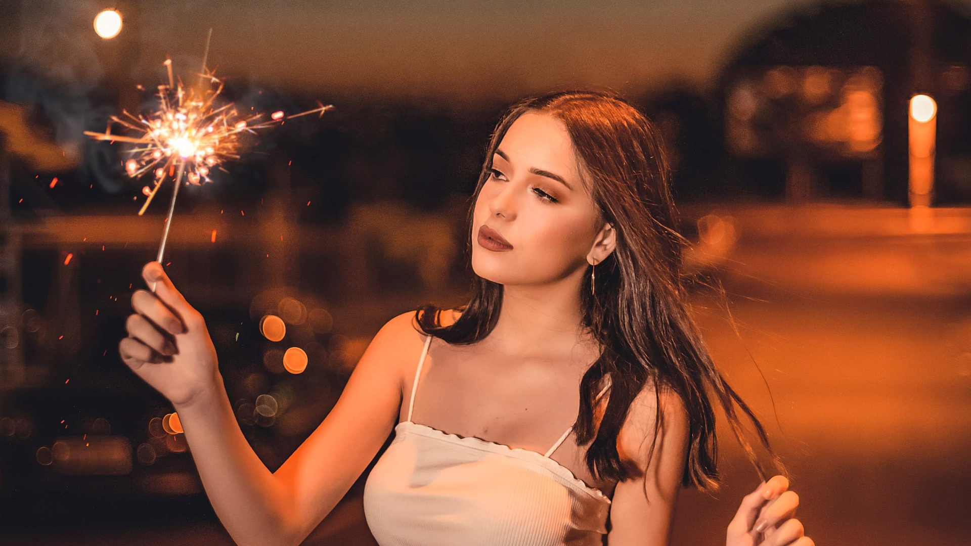 Girl With Sparkle Fireworks Laptop Full HD 1080P , HD 4k Wallpaper Image, Background, Photos and Picture