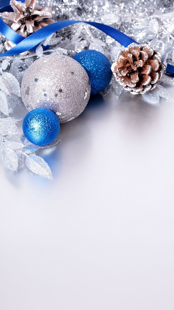 Christmas Silver and Blue iPhone 6S Plus Wallpaper