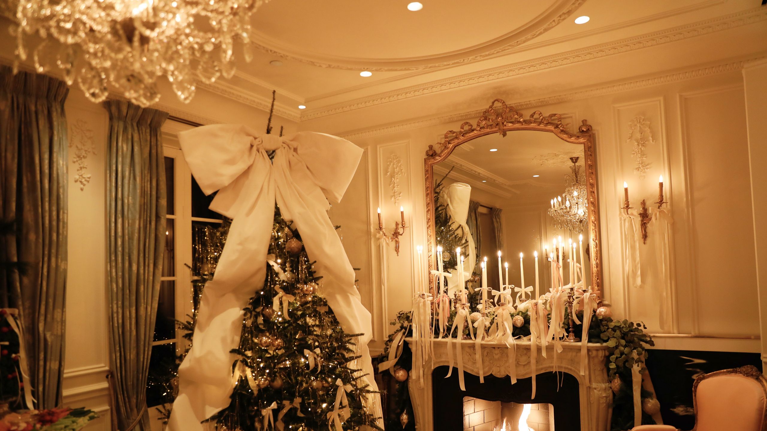 The Christmas Tree Topper of the Year? A Bow