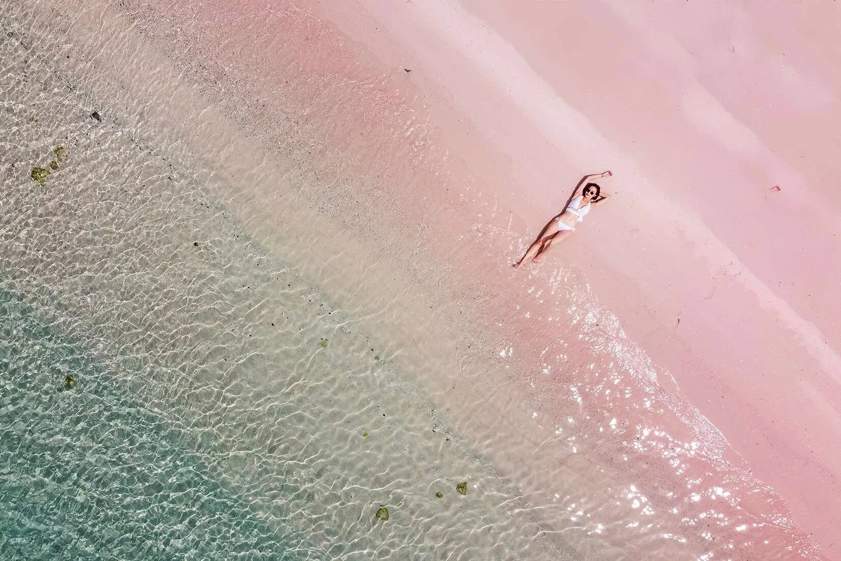 LOOKING TO ESCAPE? THESE TOP PINK SAND BEACHES AWAIT