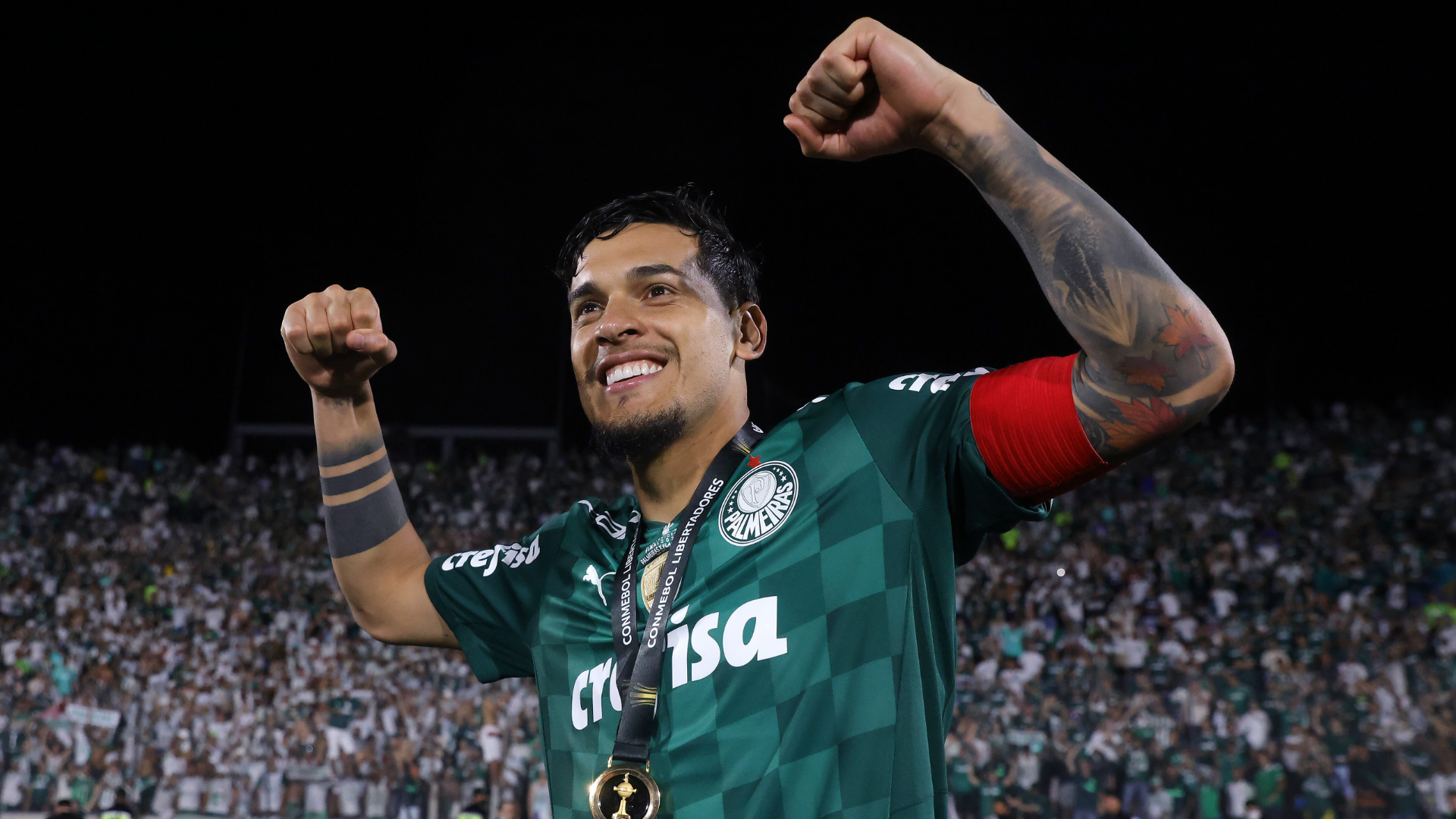 Gustavo Gómez tranquiliza torcida e fala sobre futuro no Palmeiras