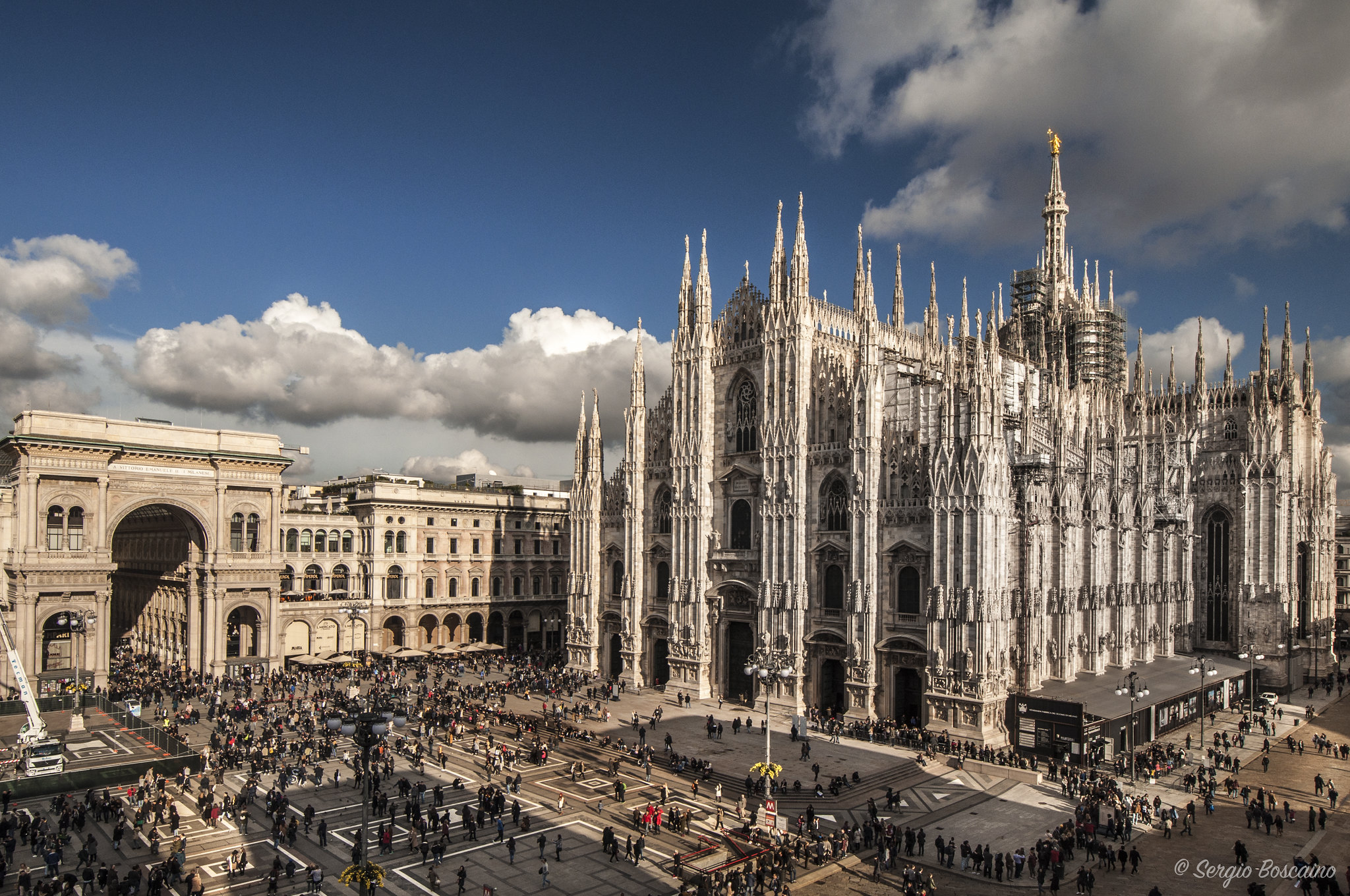 Milan Cathedral (Duomo di Milano): A Masterpiece of Gothic Architecture