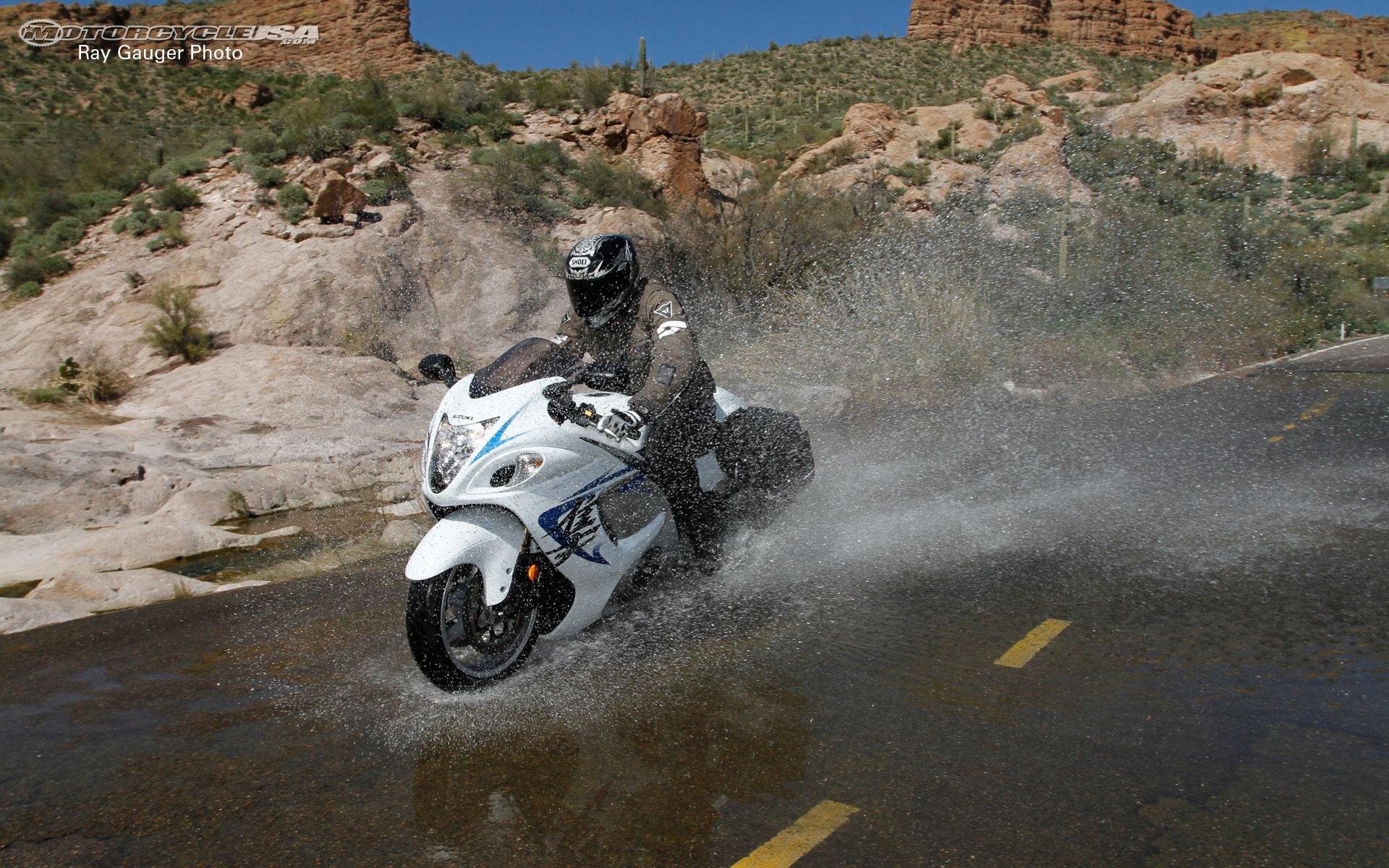 Suzuki HayabUSA Wallpaper