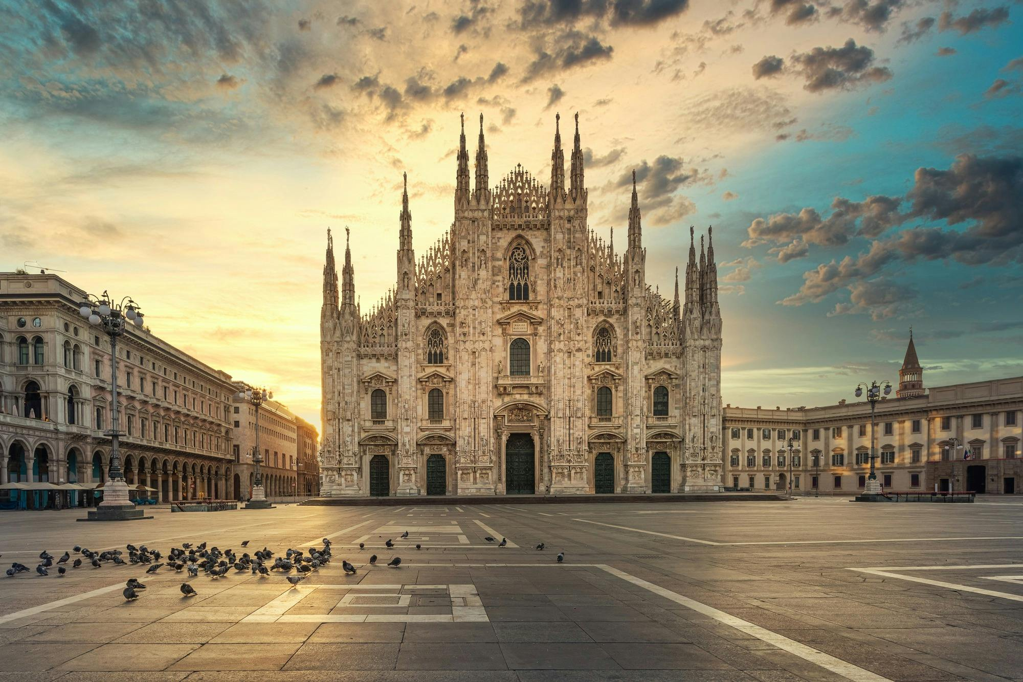 Duomo di Milano: Skip The Line Ticket + Guided Tour + Rooftop Access in Milan