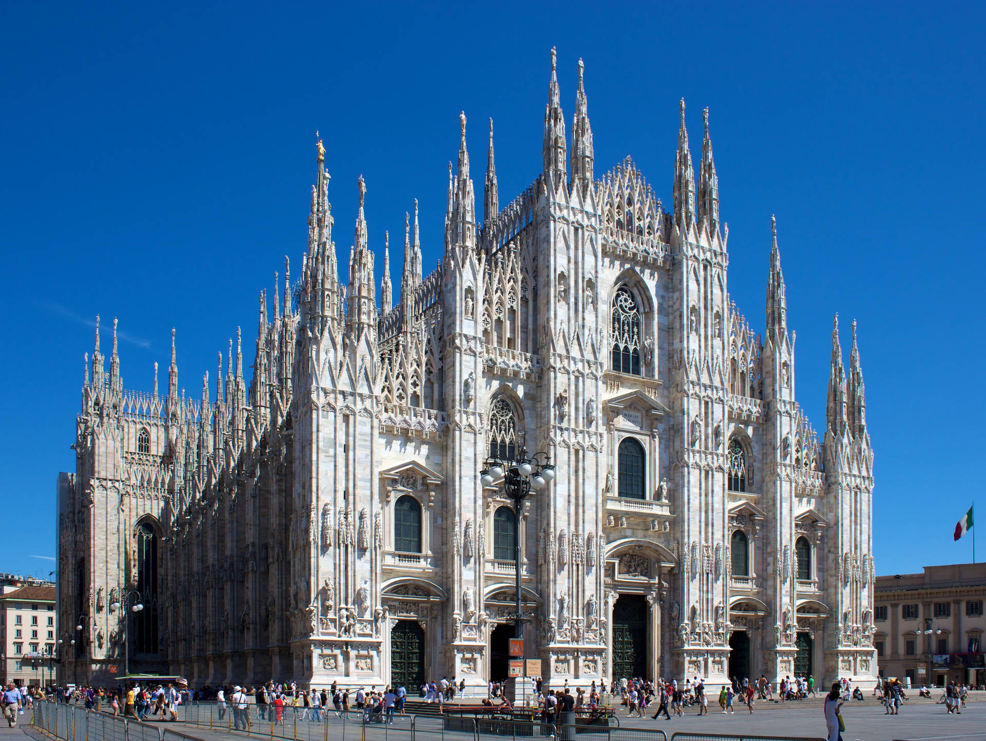 Download Milan's Famous Cathedral Wallpaper