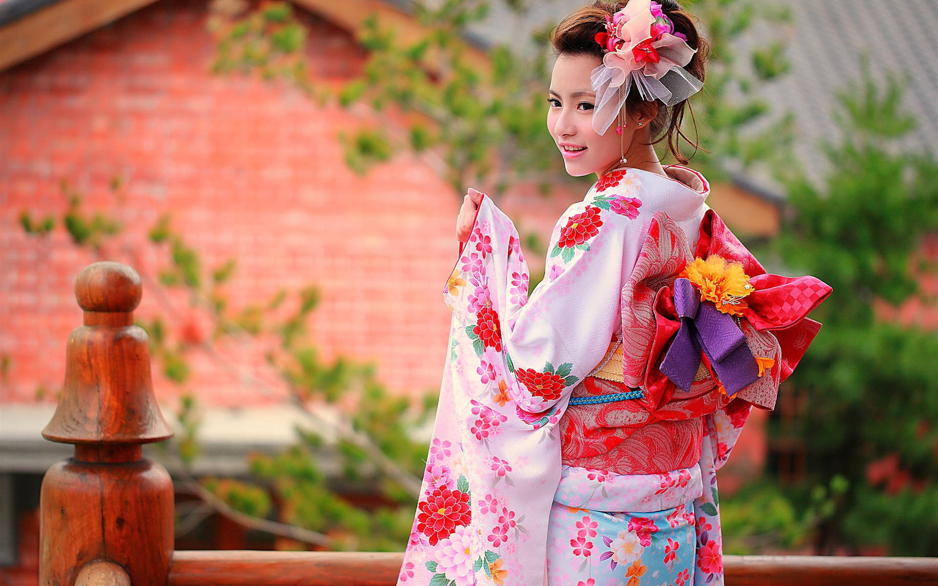 Download Japanese Girl With Colorful Kimono Wallpaper