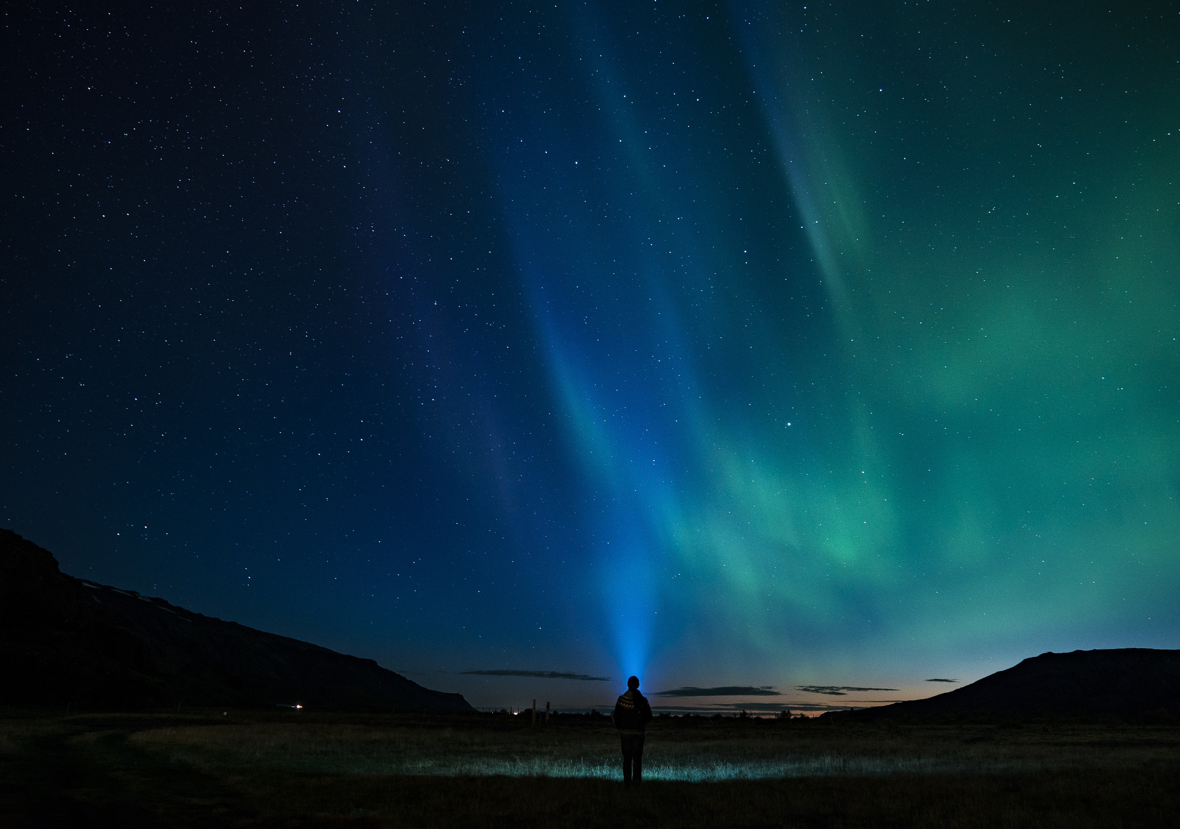Phone wallpaper: Northern Lights, Silhouette, Dark, Aurora Borealis, Loneliness, Starry Sky 118552