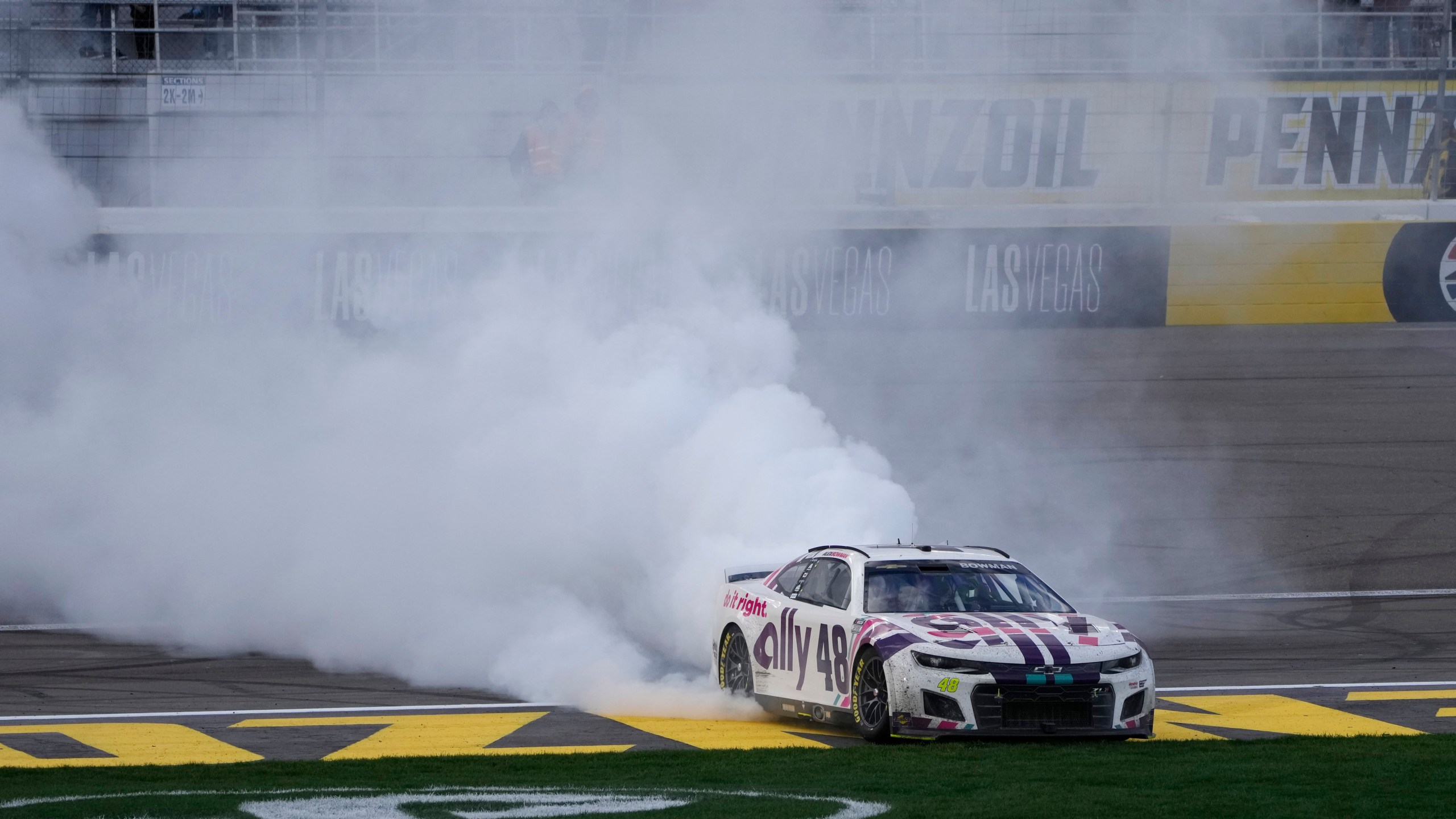 Bowman edges Larson in OT to win NASCAR race at Las Vegas