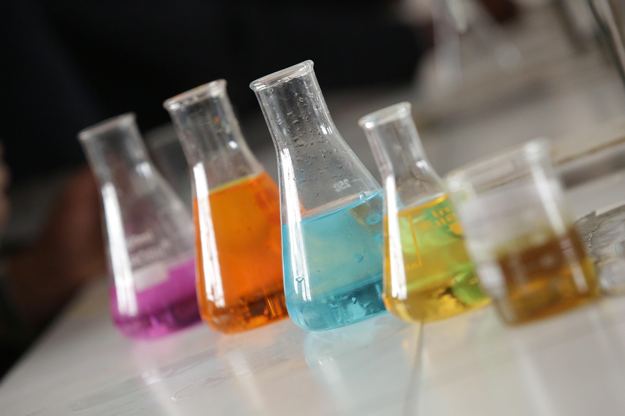 Free Chemistry Lab Experiment & Chemistry Image