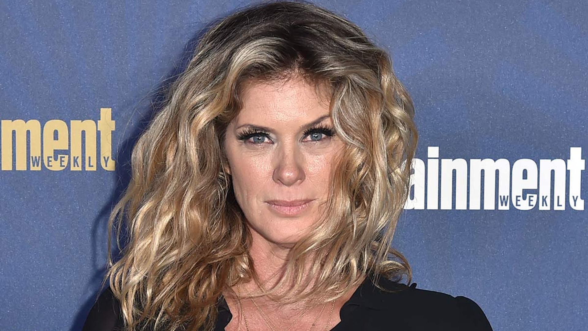 Rachel Hunter sparks huge reaction in stunning white dress for dreamy beach photo. HELLO!