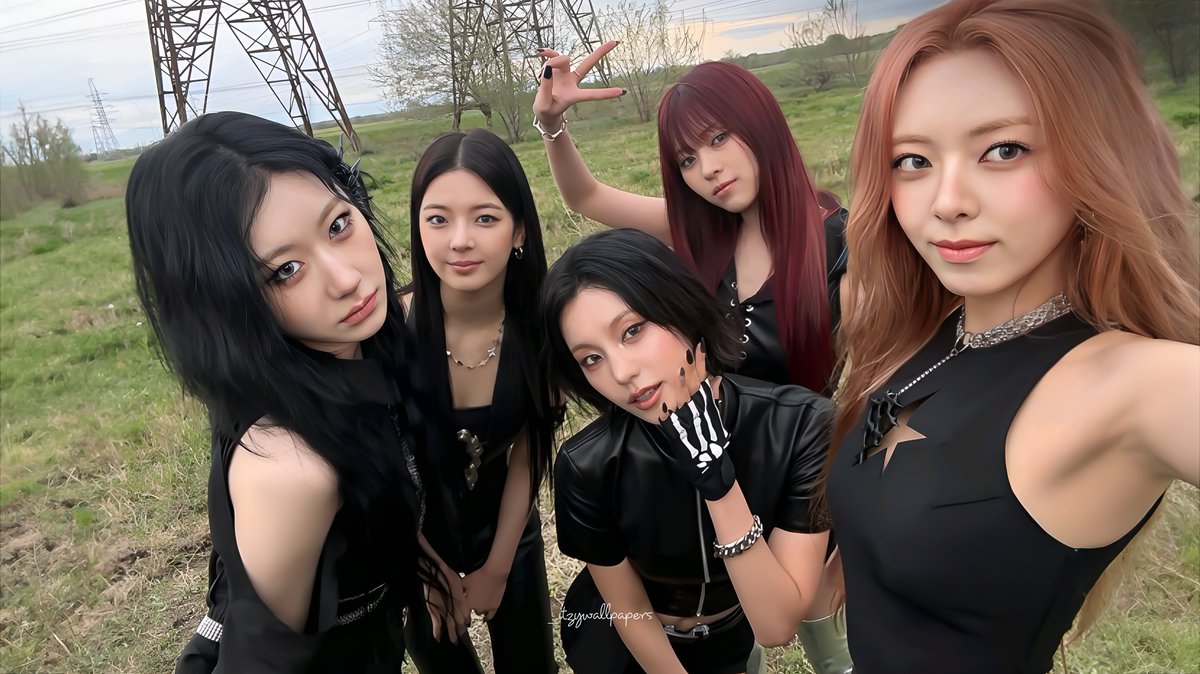 ITZY Wallpaper / Posts