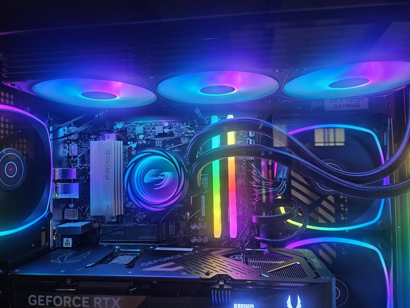 SkytechGaming Skytech Gaming King 95 Desktop PC, Ryzen 7 9800X3D India