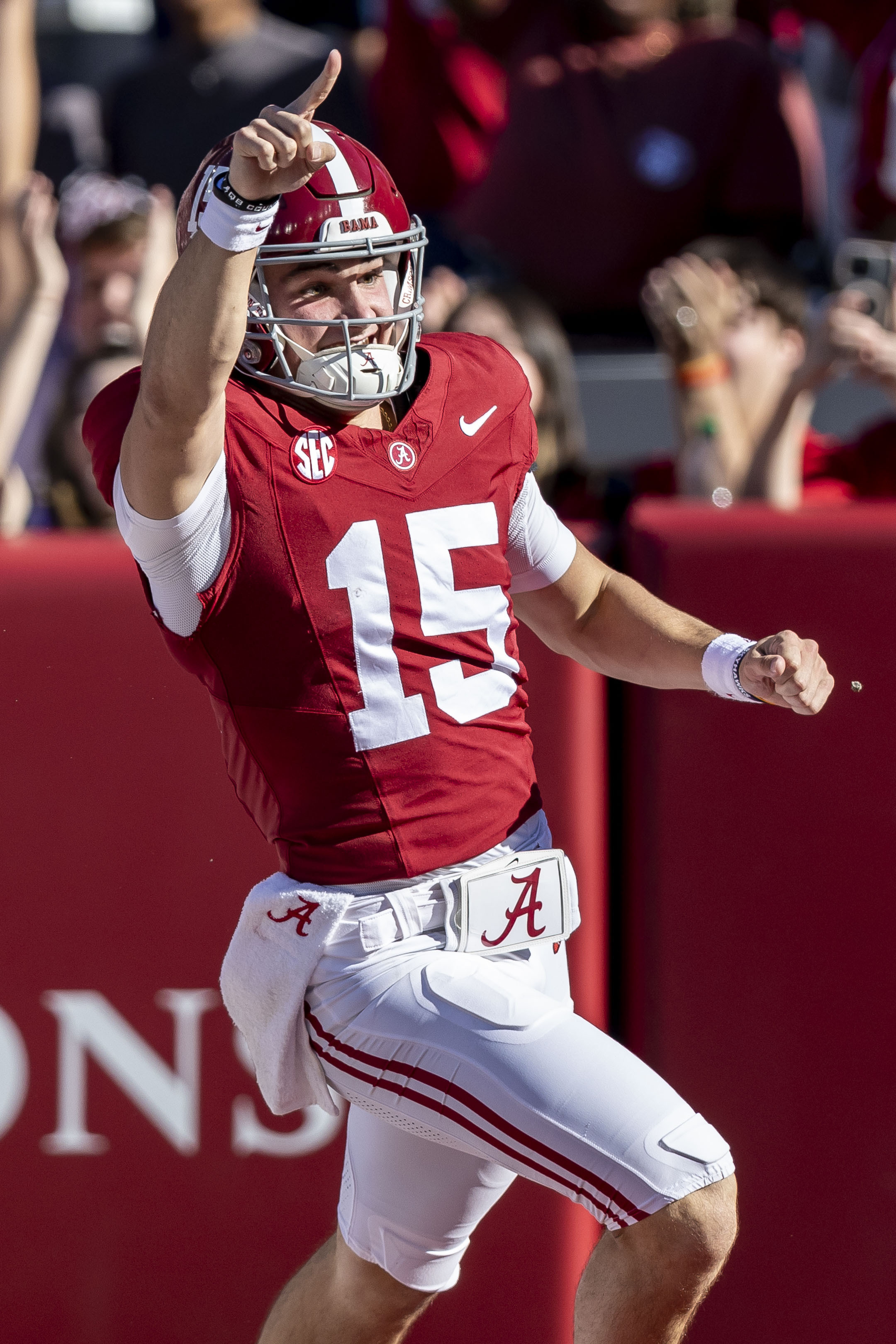 Alabama QB Ty Simpson drops ball before end zone in gaffe. New York Post
