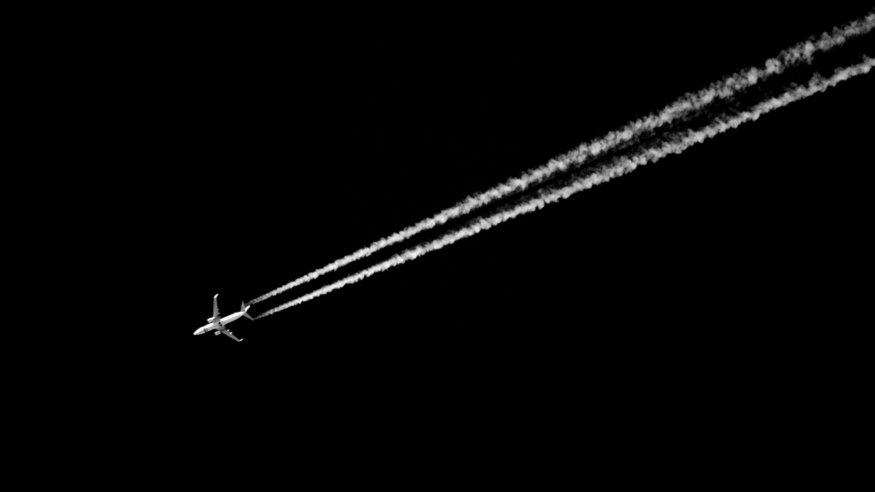 1K+ Dark Plane Picture. Download Free Image