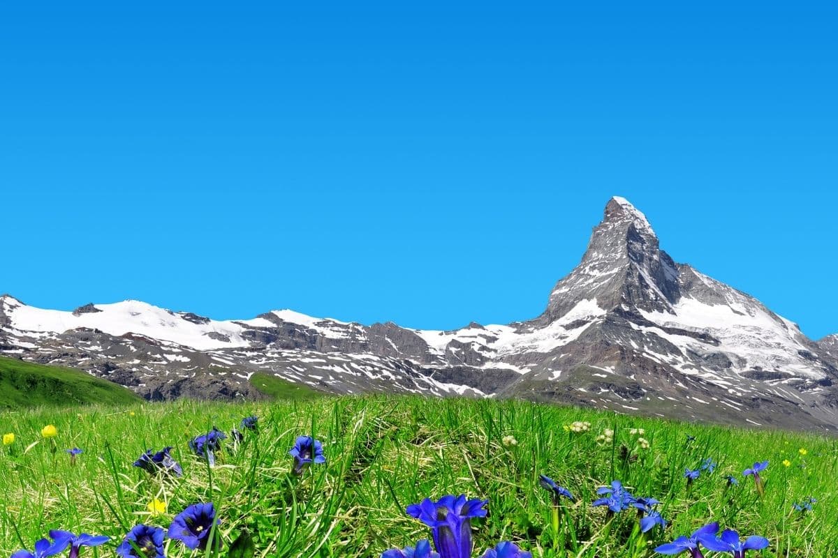 Essential information for visiting Switzerland in Spring. Holidays to Switzerland