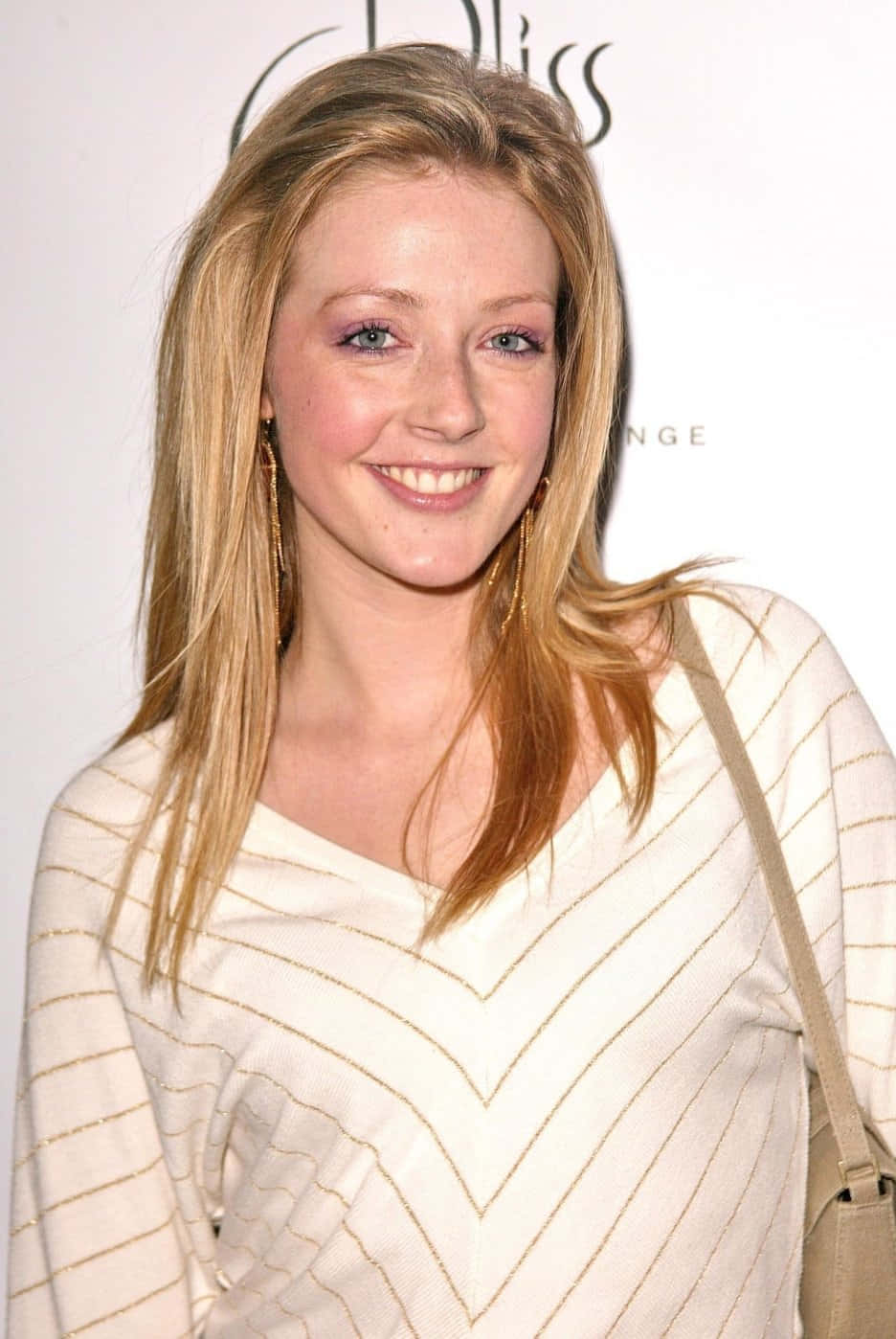 Download Jennifer Finnigan Smilingat Event Wallpaper