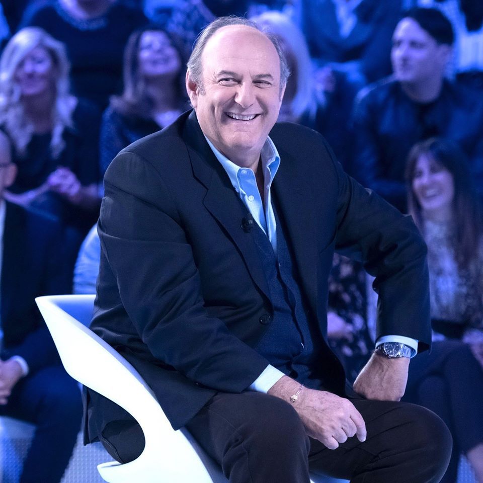 Paolo Bonolis Orologio Gerry Scotti Caduta Libera Orologio Indossa Paolo Bonolis Orologi Vip Italiani Verissimo