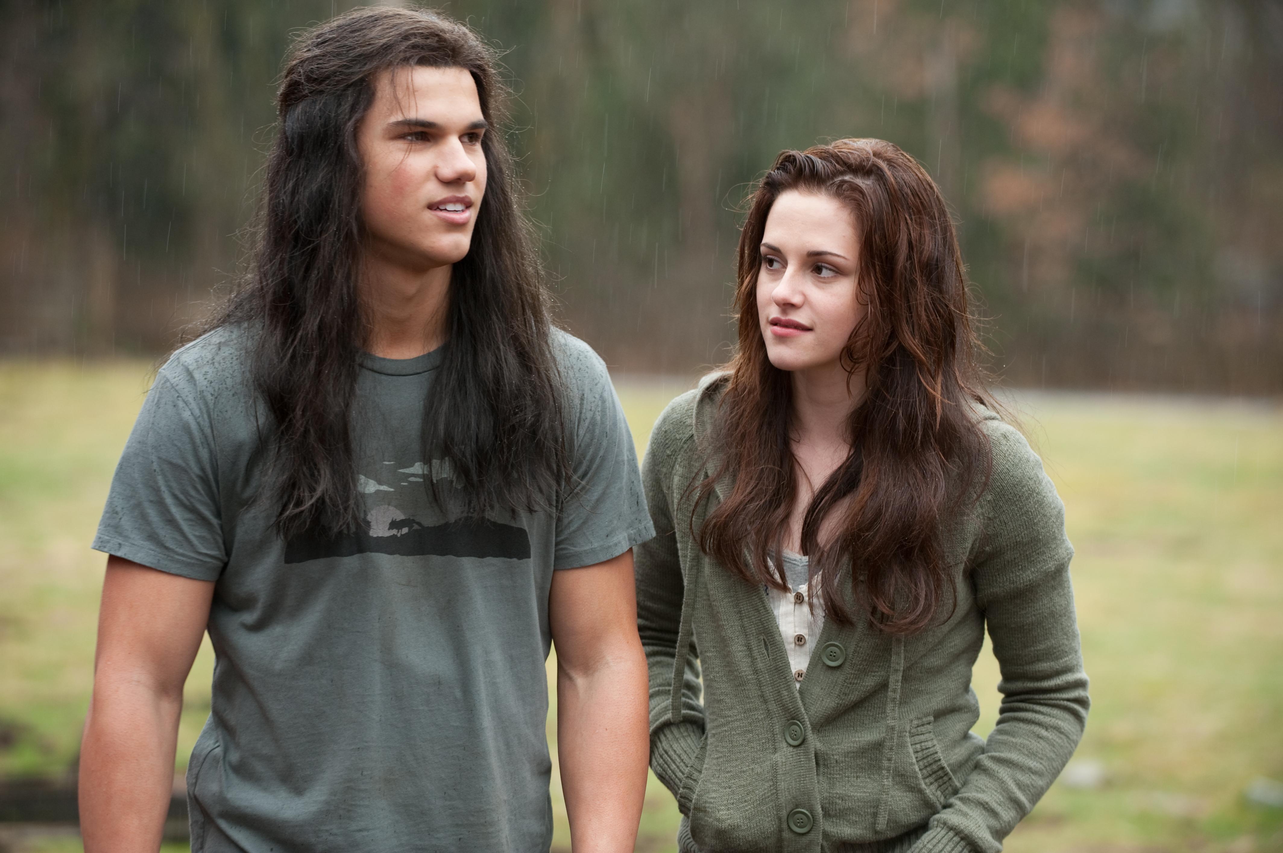 Download Bella Swan Kristen Stewart Taylor Lautner Jacob Black Movie The Twilight Saga: New Moon 4k Ultra HD Wallpaper
