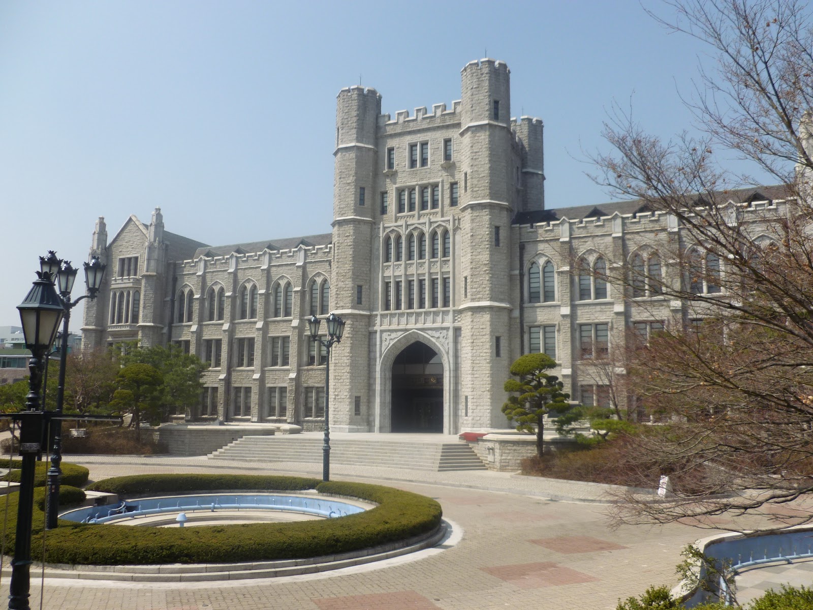 Exploring Learning Spaces and Libraries in Asia: Visit to Korea University