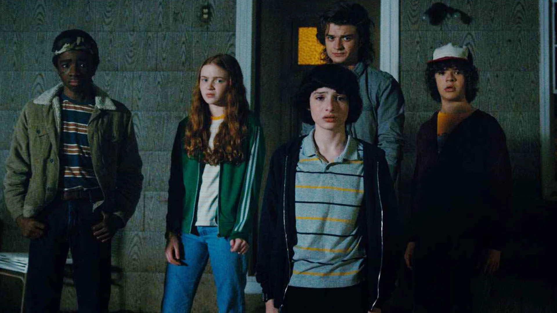 The Cast and Crew of STRANGER THINGS 3 Come Together in This New Production Video